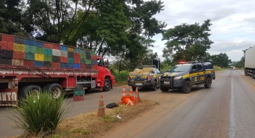 Polícia Rodoviária Federal de Patos de Minas apreende 833 quilos de maconha Polícia Rodoviária Federal de Patos de Minas apreende 833 quilos de maconha