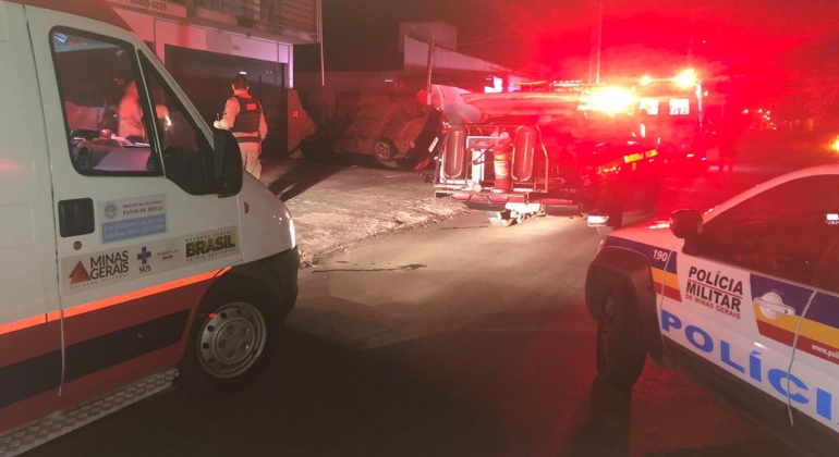 Capotamento na Avenida Tomaz de Aquino em Patos de Minas mata motorista de 42 anos