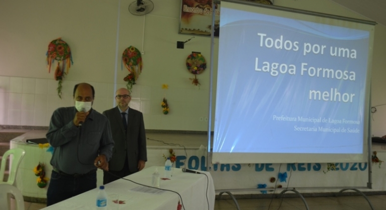 Comerciantes e representantes do setor público de Lagoa Formosa reuniram com promotor de justiça 