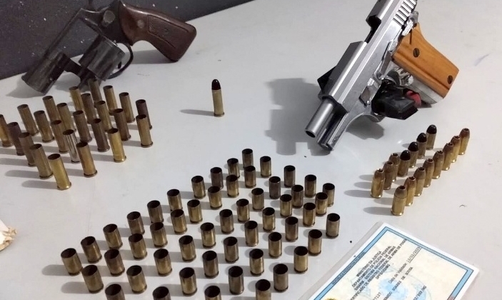 Policial penal é encaminhado para a delegacia por porte ilegal de arma de fogo