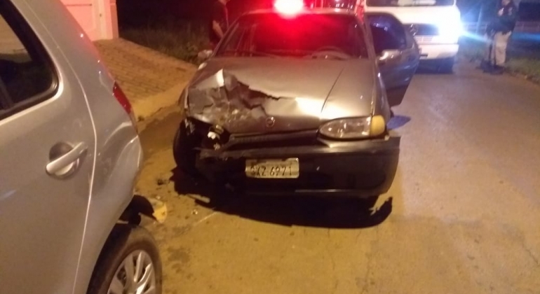 Motorista inabilitado e alcoolizado atinge três veículos em Carmo do Paranaíba 