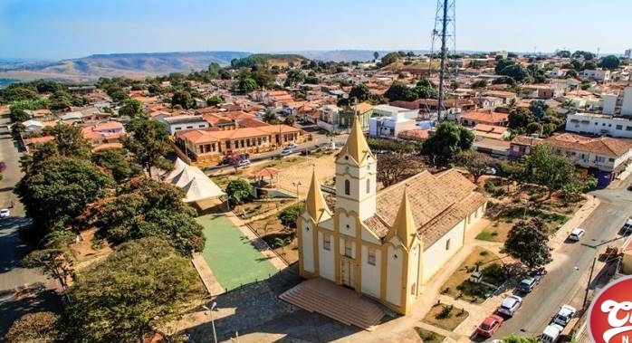 Igrejas, bares, restaurantes e academias podem voltar a funcionar com medidas restritivas em Rio Paranaíba