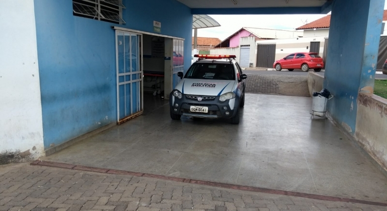 Durante ato sexual mulher é agredida por companheiro com pedaço de pau e tem braço fraturado