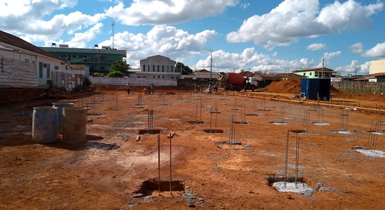 Prefeitura de Lagoa Formosa inicia construção do novo hospital municipal