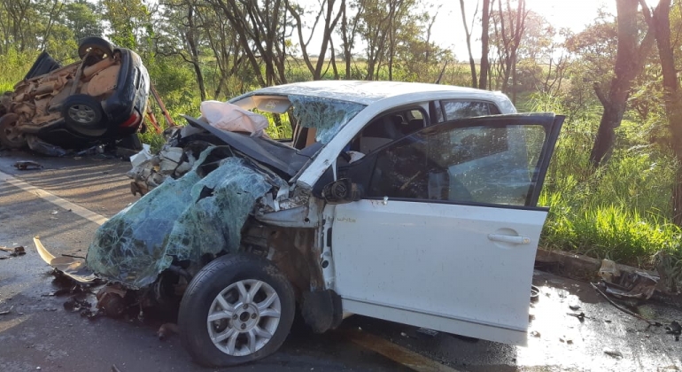 Criança de 3 anos e outras três pessoas morrem em acidente na BR-365