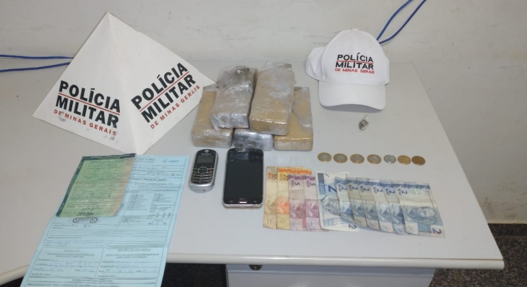 Polícia Militar Rodoviária apreende grande quantidade de maconha dentro de veículo na MGC-354