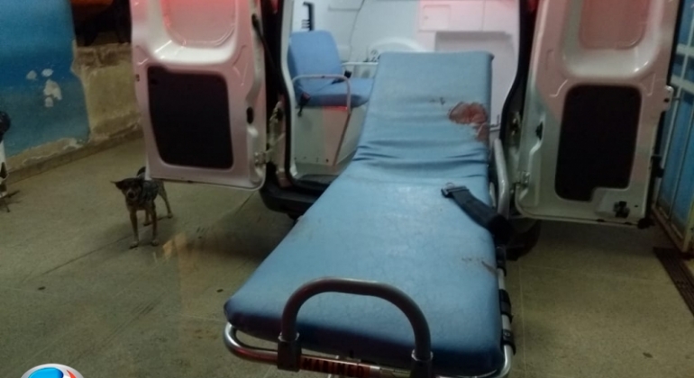 Mulher fica gravemente ferida após ser esfaqueada por companheiro em Carmo do Paranaíba Mulher fica gravemente ferida após ser esfaqueada por companheiro em Carmo do Paranaíba