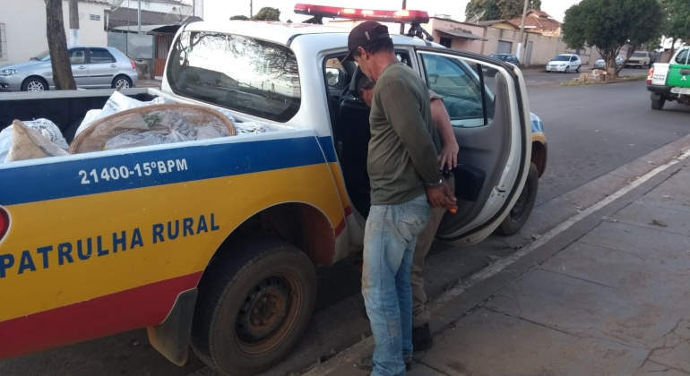 Homem é detido em Carmo do Paranaíba com café furtado em lavoura do município
