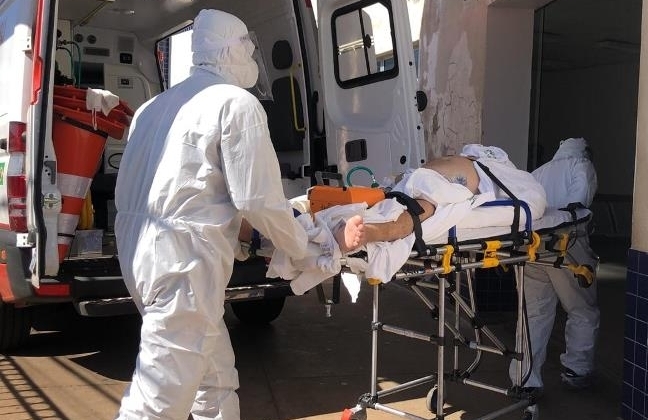 Patos de Minas: SAMU transfere paciente de 47 anos com COVID-19 para o Hospital Regional Antônio Dias Patos de Minas: SAMU transfere paciente de 47 anos com COVID-19 para o Hospital Regional Antônio Dias