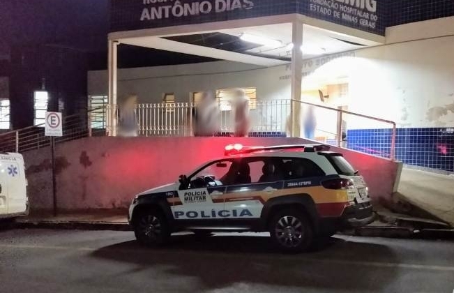 Mulher esfaqueia amásio e deita com a vítima no Bairro Céu Azul em Lagoa Grande Mulher esfaqueia amásio e deita com a vítima no Bairro Céu Azul em Lagoa Grande