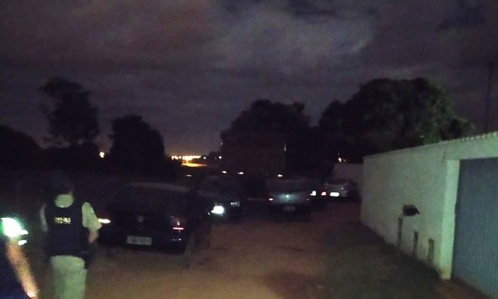 Covid-19: fiscais e PM encerram festas em chácara e Haras em Patos de Minas