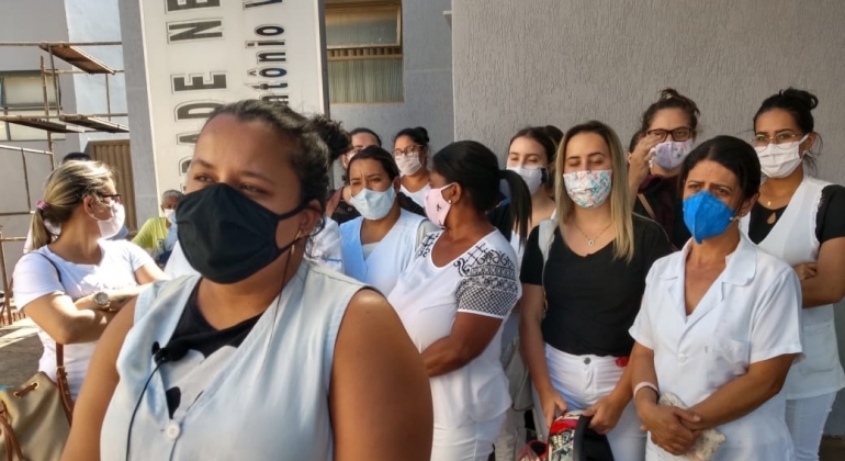 Problemas sem fim: funcionários do Hospital São Lucas paralisam hemodiálise e cobram salários atrasados