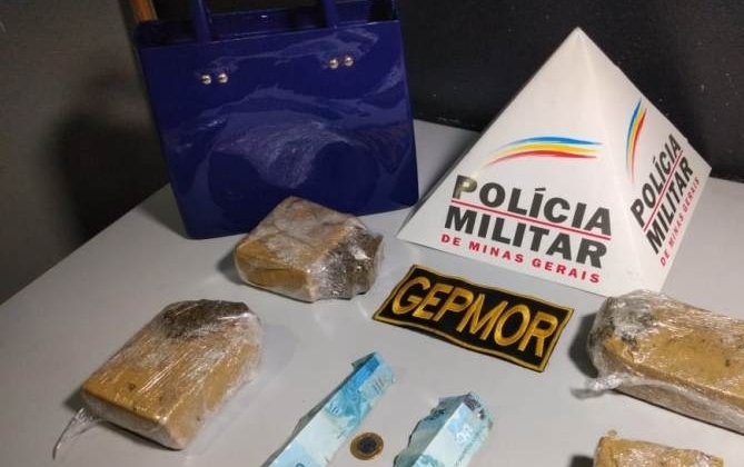 Garota de programa é presa em Patos de Minas com dois quilos de maconha na bolsa