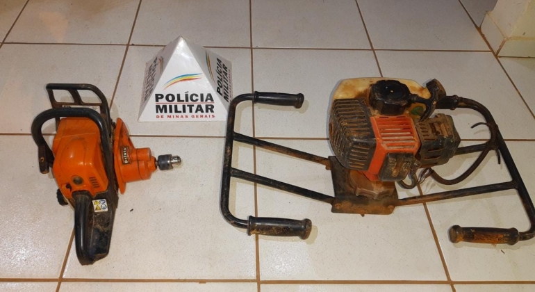 Polícia Militar de Lagoa Formosa recupera materiais furtados e encaminha suspeito para a delegacia Polícia Militar de Lagoa Formosa recupera materiais furtados e encaminha suspeito para a delegacia