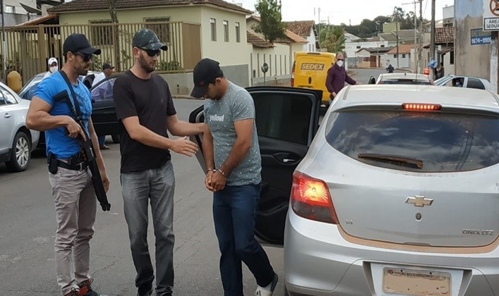 Foragido da justiça por estupro de adolescente em 2013 é preso pela Polícia Civil de Presidente Olegário Foragido da justiça por estupro de adolescente em 2013 é preso pela Polícia Civil de Presidente Olegário
