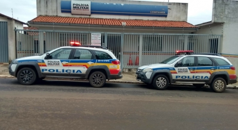 Carmo do Paranaíba: bandidos entram em residência pedem para ver mostruário de joias e armados roubam 200 mil reais em produtos 