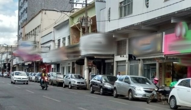 Lojistas cogitam não obedecer a decreto de fechamento dos estabelecimentos em Patos de Minas