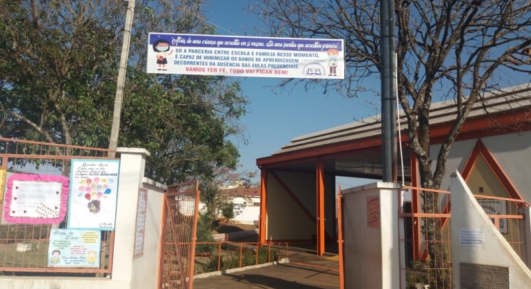Escola Tupinambá prepara mensagens de motivação para alunos e familiares na entrega de atividades remotas