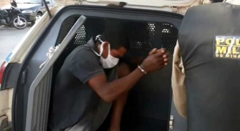 Suspeito que violentou e matou mula com pedaço de madeira é preso em João Pinheiro Suspeito que violentou e matou mula com pedaço de madeira é preso em João Pinheiro