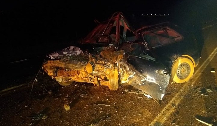 Uma pessoa morre e duas ficam gravemente feridas em acidente na BR-352 em Coromandel Uma pessoa morre e duas ficam gravemente feridas em acidente na BR-352 em Coromandel