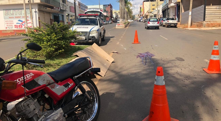 Acidente envolvendo motocicletas em Carmo do Paranaíba deixa uma pessoa gravemente ferida Acidente envolvendo motocicletas em Carmo do Paranaíba deixa uma pessoa gravemente ferida