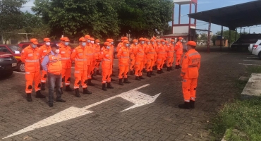 Bombeiros vistoriam postos de combustíveis na Operação Alerta Vermelho hoje em Patos de Minas