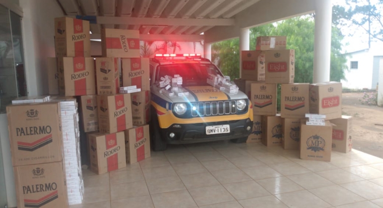 Polícia Militar Rodoviária de Carmo do Paranaíba apreende veículo com 130 mil maços de cigarros