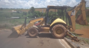  Retroescavadeira é furtada em frente a uma oficina mecânica na cidade de Lagoa Formosa 