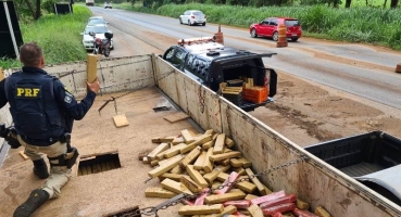 PRF de Patos de Minas encontra meia tonelada de maconha escondida em fundo falso de carreta 