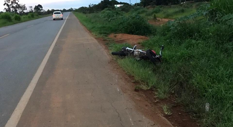 Motoqueiro inabilitado atropela e mata pedestre na MGC-230 no município de São Gotardo