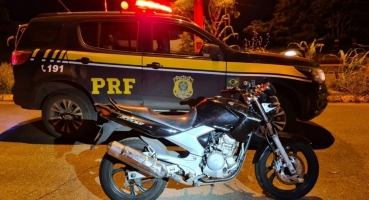 PRF de Patos de Minas recupera  motocicleta furtada em Uberlândia