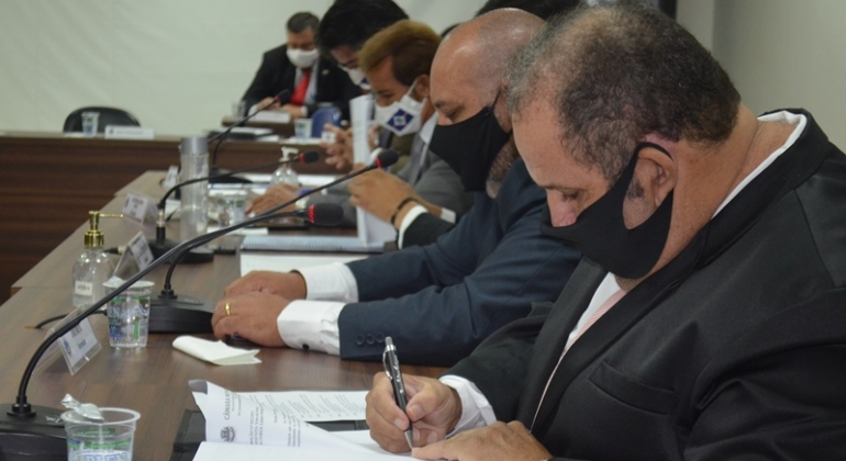 Primeira reunião da Câmara Municipal de Patos de Minas define comissões permanentes para 2021 