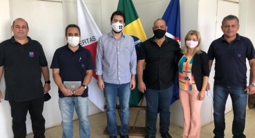 Representantes do Hospital de Amor (câncer) de Barretos visitam prefeito de Patos de Minas 