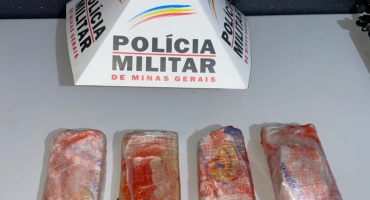 Polícia Militar prende suspeitos e apreende droga dentro de ônibus em Patos de Minas 