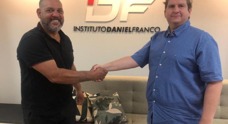 IDF recebe visita de João Marra e estabelece parceria com a Anjos da Vida