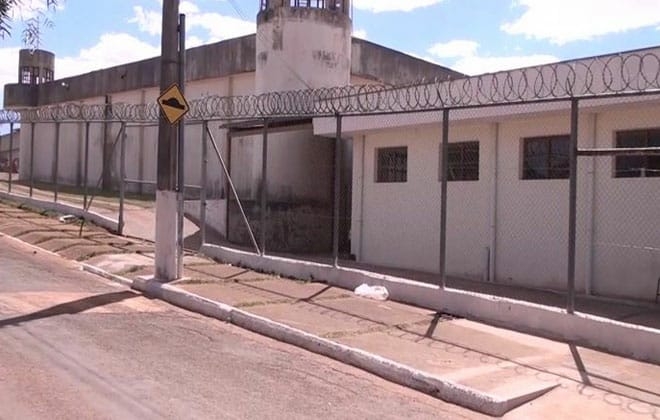 Quatro detentos da penitenciária de Carmo do Paranaíba tentam fugir do complexo 