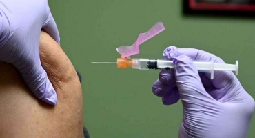 Vacinas da gripe e da covid-19: saiba qual deve ser tomada primeiro