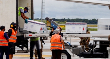 MG recebe mais um milhão de vacinas contra a COVID-19 