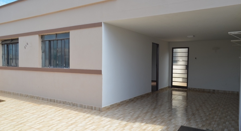Aluguel de imóvel: Aluga-se uma casa na região central de Lagoa Formosa