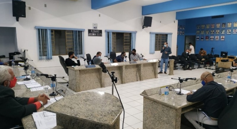 Vereadores de Lagoa Formosa recebem representantes do SAAE durante reunião ordinária 