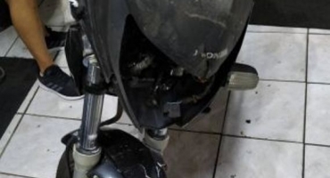 Atropelamento no Bairro Alto da Colina deixa motociclista e pedestre feridos em Patos de Minas