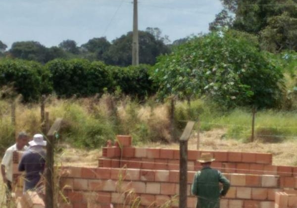 Invasão de terreno no Café Patense deixa moradores e membros de conselho indignados