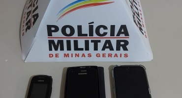 Mulher de 30 anos é detida pela PM após furtar um aparelho celular e uma bicicleta em Carmo do Paranaíba