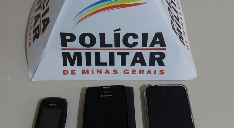 Mulher de 30 anos é detida pela PM após furtar um aparelho celular e uma bicicleta em Carmo do Paranaíba