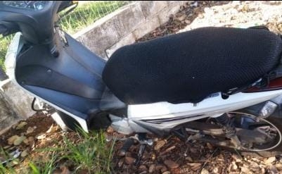 Motociclista e passageiro ficam feridos após perda de controle em Patos de Minas