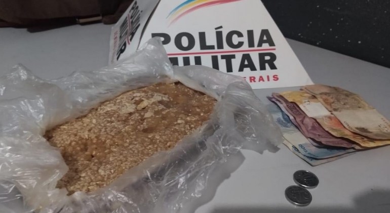 Homem é preso com um quilo de crack na cintura em Patos de Minas