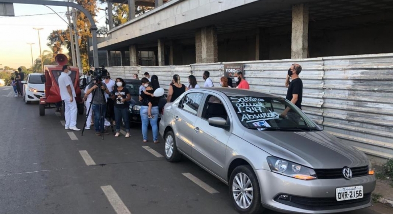 Profissionais da saúde de Patos de Minas realizam manifestação em busca de melhoria salarial