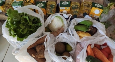 Estudantes da rede municipal de Presidente Olegário começam a receber kits de alimentação