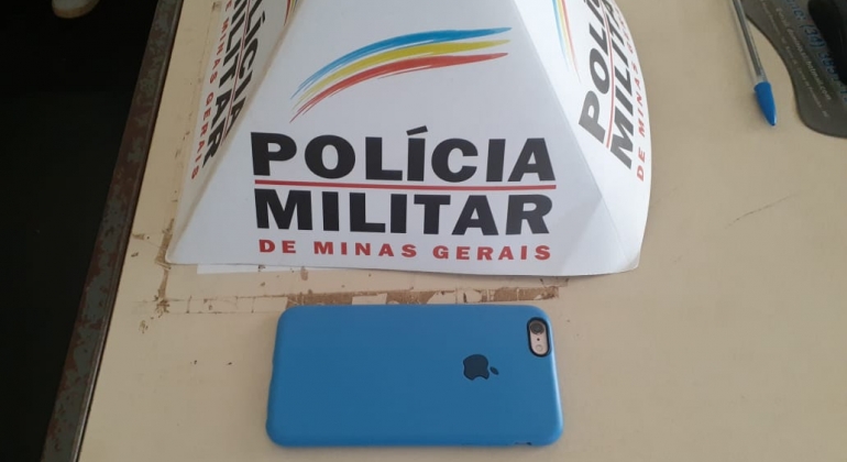 Honestidade: homem encontra Iphone na Rua em Carmo do Paranaíba e entrega na Polícia Militar