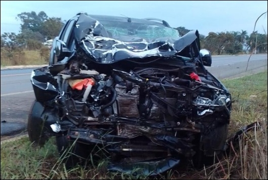 Motorista de caminhonete com placas de Lagoa Formosa envolve em acidente na BR-354